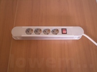 Shielded socket outlet